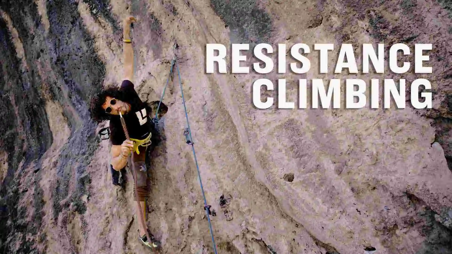 photo homme escalade film resistance climbing